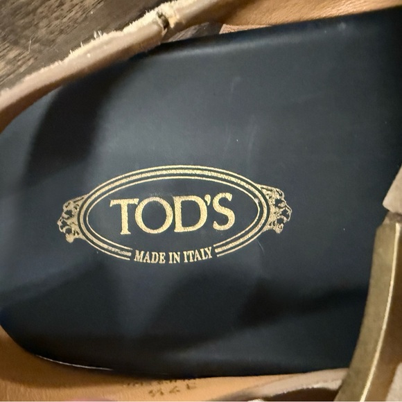 TOD’s T Timeless Tan Sandals with Black Sole - Picture 5 of 12